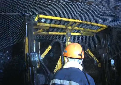 Open-pit Mining vs. Underground Mining